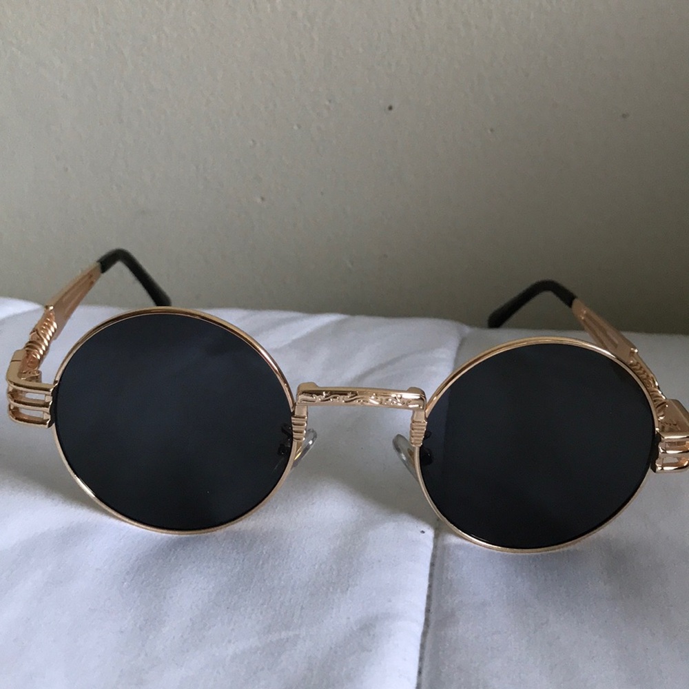 Hipster glasses